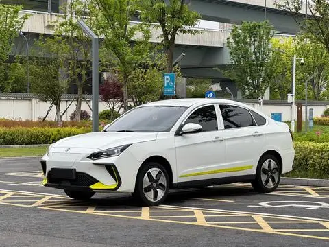 Dongfeng E70 2023