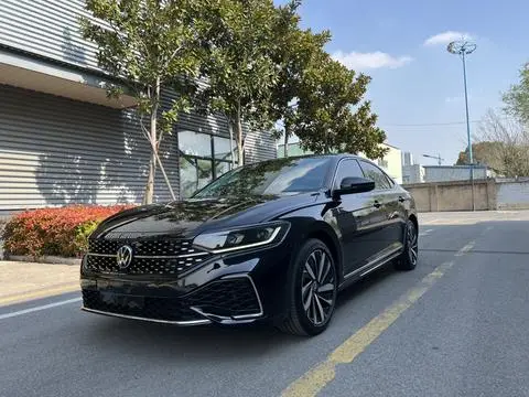 Volkswagen Passat 2022