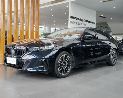 BMW 5 Series 2025