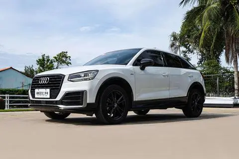 Audi Q2L 2018