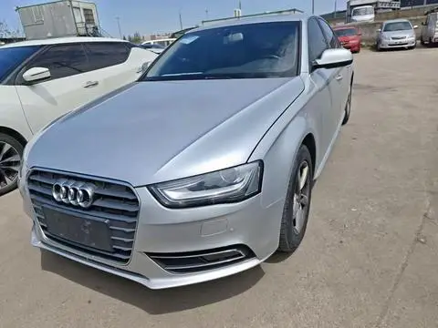 Audi A4L 2015
