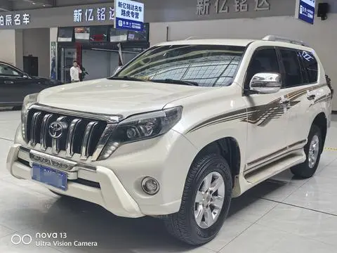 Toyota Prado 2017 — фото 1