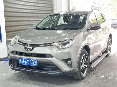 Toyota RAV4 2019 — фото 1