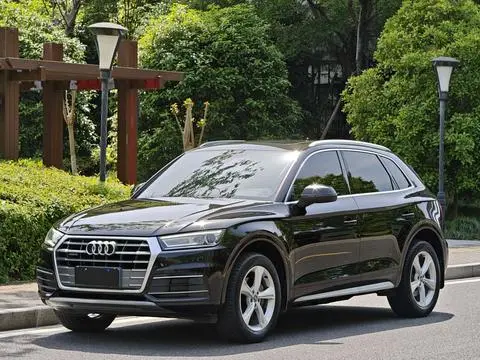 Audi Q5L 2018 — фото 1