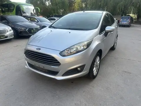 Ford 嘉年华 2013