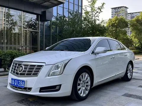 Cadillac XTS 2013 — фото 1