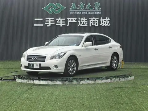 Infiniti M Series 2012