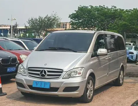 Mercedes-Benz 唯雅诺 2013