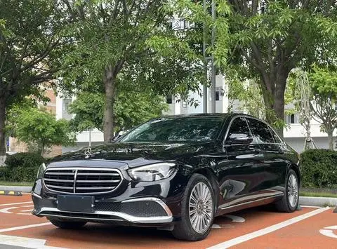 Mercedes-Benz E-Class 2023 — фото 1
