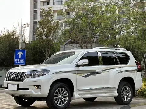 Toyota Prado 2019 — фото 1
