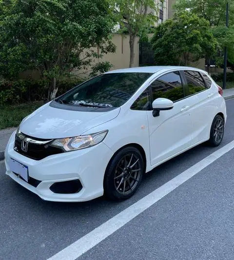 Honda Fit 2018 — фото 1