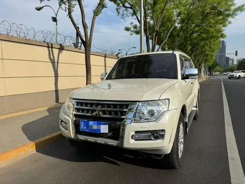 Mitsubishi 帕杰罗 2019