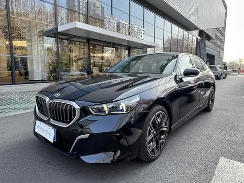 BMW 5 Series 2025
