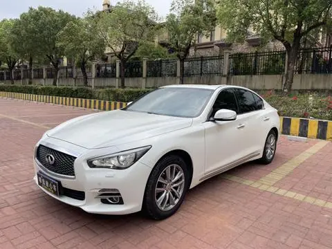 Infiniti Q50L 2015