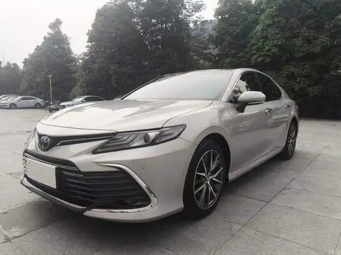 Toyota Camry 2021 — фото 1
