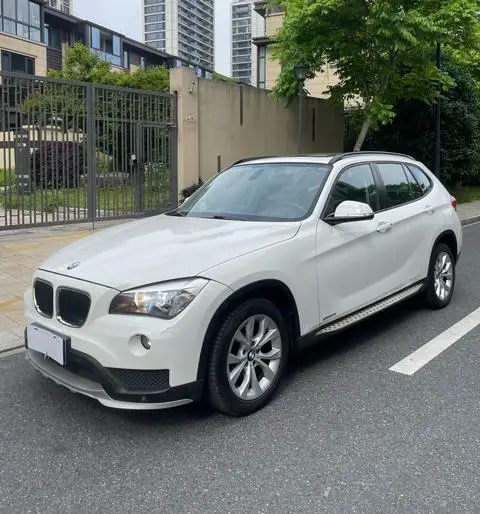 BMW X1 2015 — фото 1