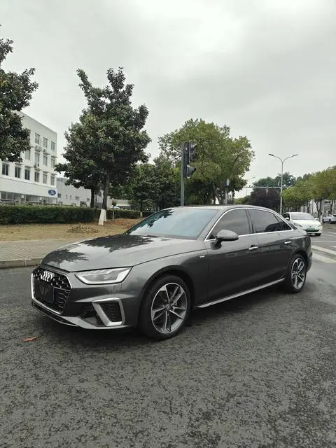 Audi A4L 2020