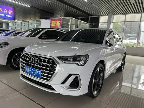 Audi Q3 2024 — фото 1