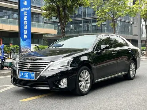 Toyota Crown 2012