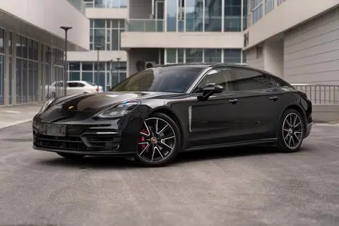 Porsche Panamera 2021