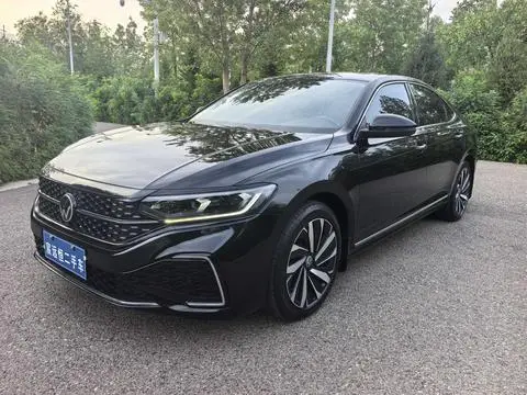 Volkswagen Passat 2022