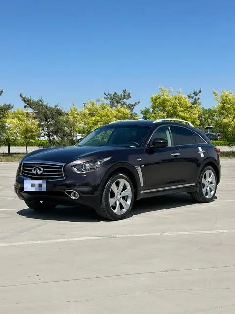 Infiniti QX70 2013