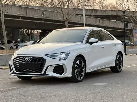 Audi A3 2024 — фото 1