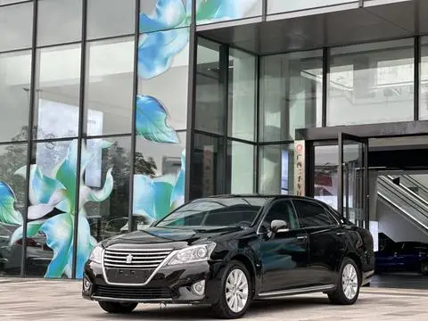 Toyota Crown 2012