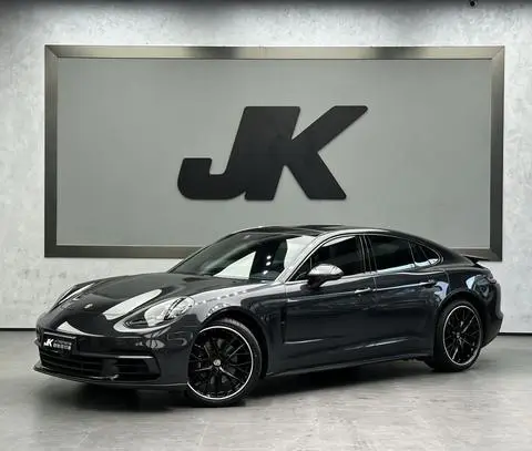 Porsche Panamera 2019