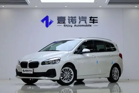 BMW 2 Series 多功能旅行车 2019 — фото 1