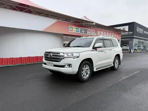 Toyota 兰德酷路泽 2018 — фото 1