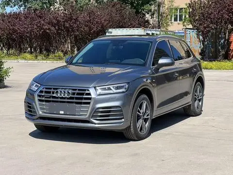 Audi Q5L 2018 — фото 1