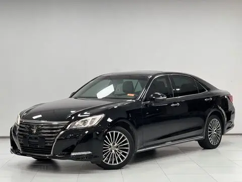 Toyota Crown 2018