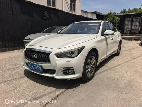 Infiniti Q50L 2015