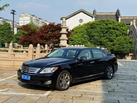 Lexus LS 2010