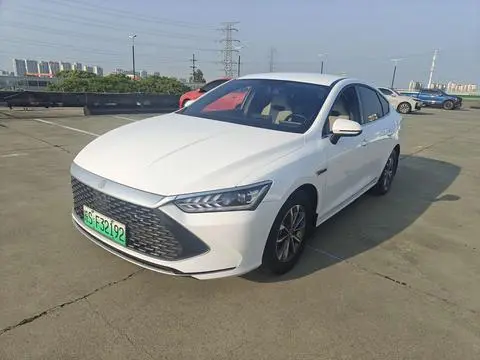 BYD 秦PLUS DM 2023 — фото 1