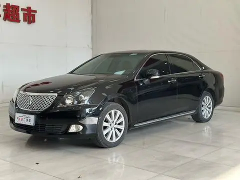 Toyota Crown 2010 — фото 1