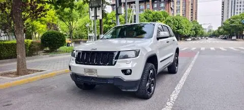 Jeep 大切诺基 2012