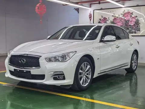 Infiniti Q50L 2015