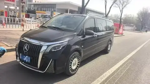 Mercedes-Benz 威霆 2018