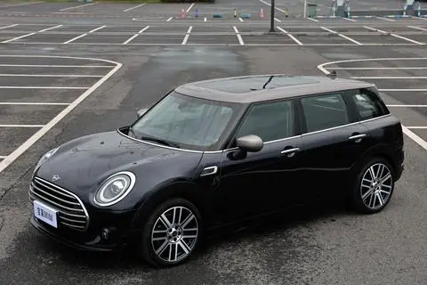 MINI CLUBMAN 2019