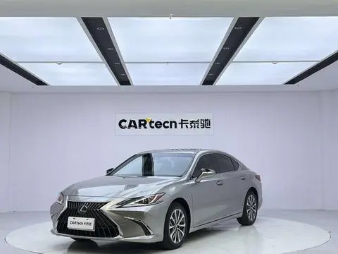 Lexus ES 2021