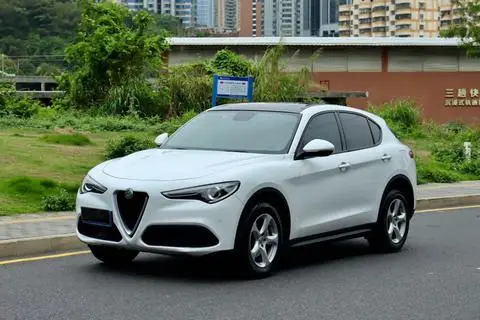 Alfa Romeo Stelvio斯坦维 2017