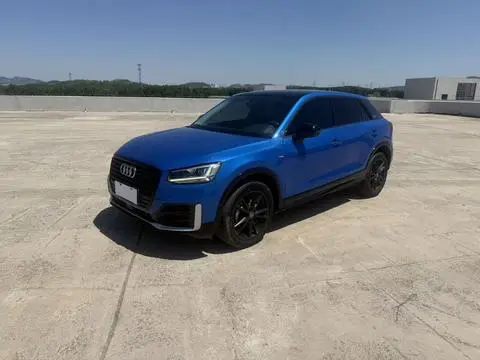 Audi Q2L 2020