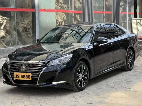 Toyota Crown 2018