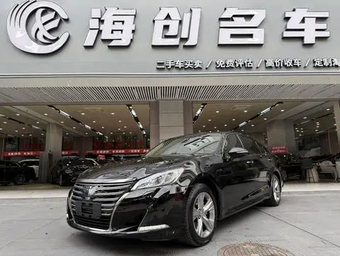 Toyota Crown 2015