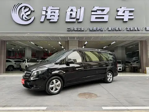 Mercedes-Benz 威霆 2018