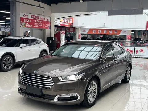 Ford 金牛座 2015