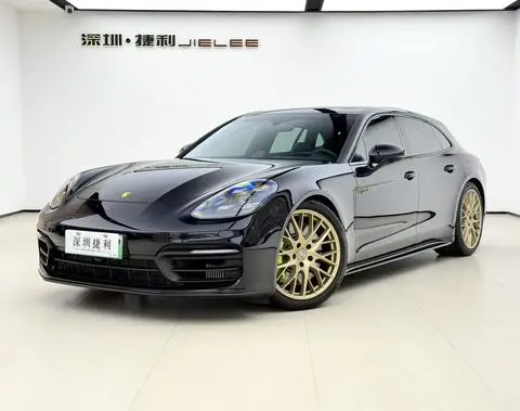 Porsche Panamera E-Hybrid 2022