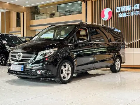 Mercedes-Benz 威霆 2018 — фото 1